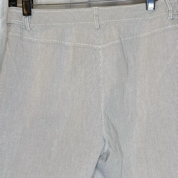 Talbots Light Beige Tailored Bermuda Shorts with Textured Cotton Fabric Size 6 - Picture 7 of 8